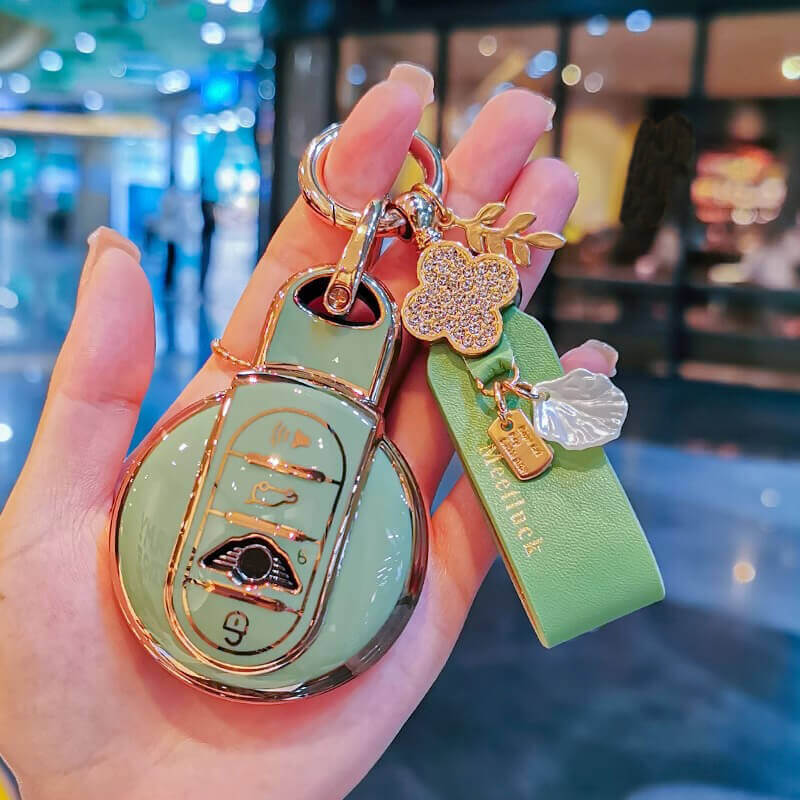 【MINI】クローバービジュー付ストラップエナメルキーケース〔Aタイプ〕