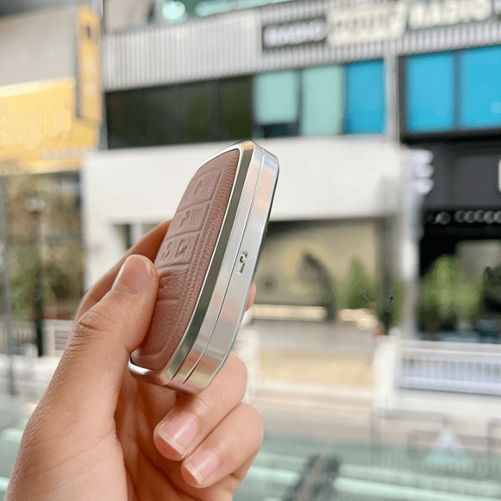 プリウス60系/クラウン220系など対応｜アルミ×レザーのスマートキーケース【トヨタ車用】